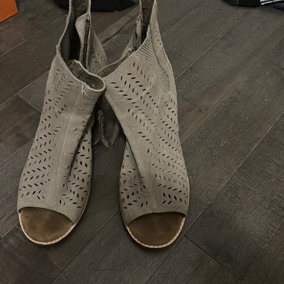 Toms size 9 bootie - Picture 1 of 3